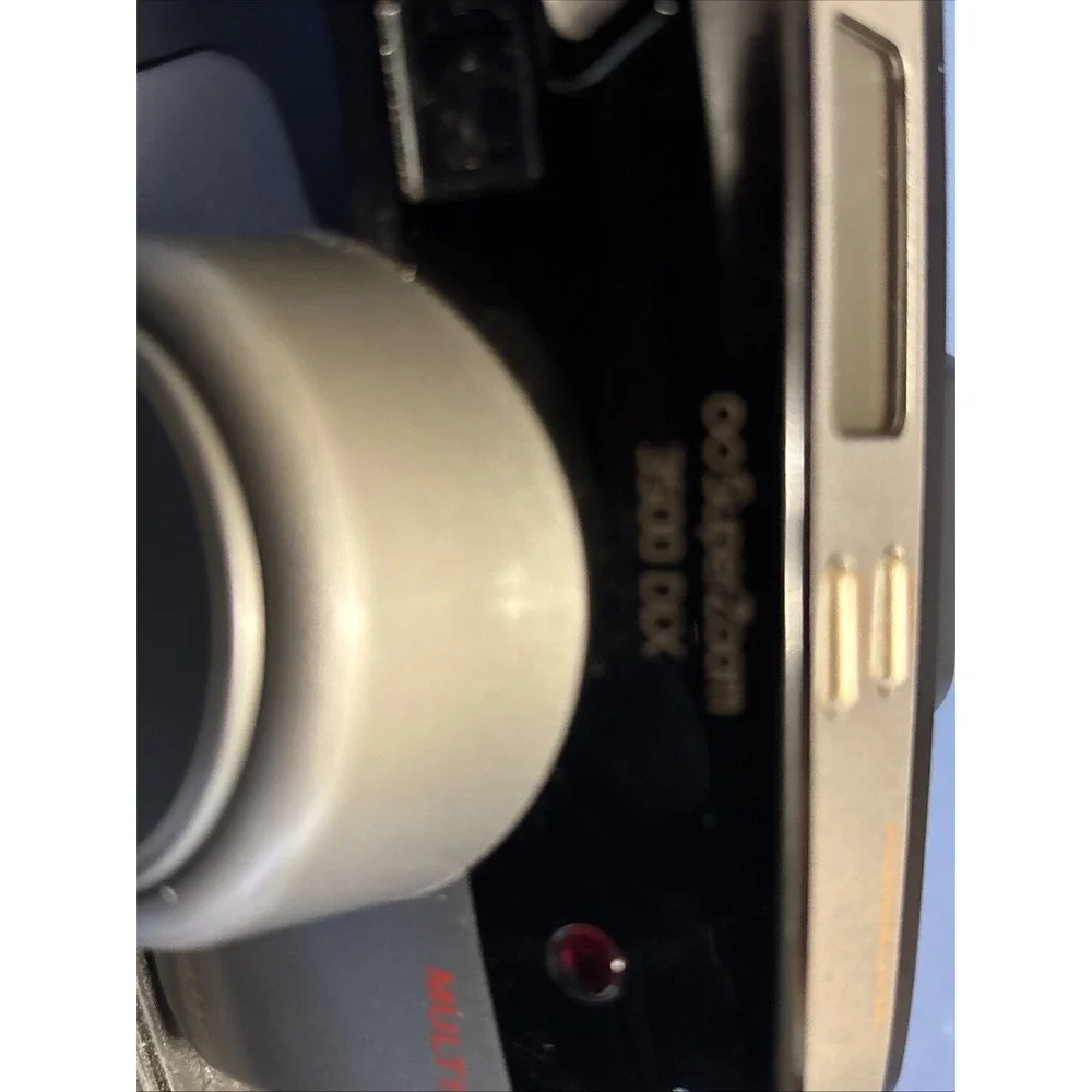 Olympus Infinity SuperZoom 3500 DLX 35mm Film Camera w Case And Manual Untested